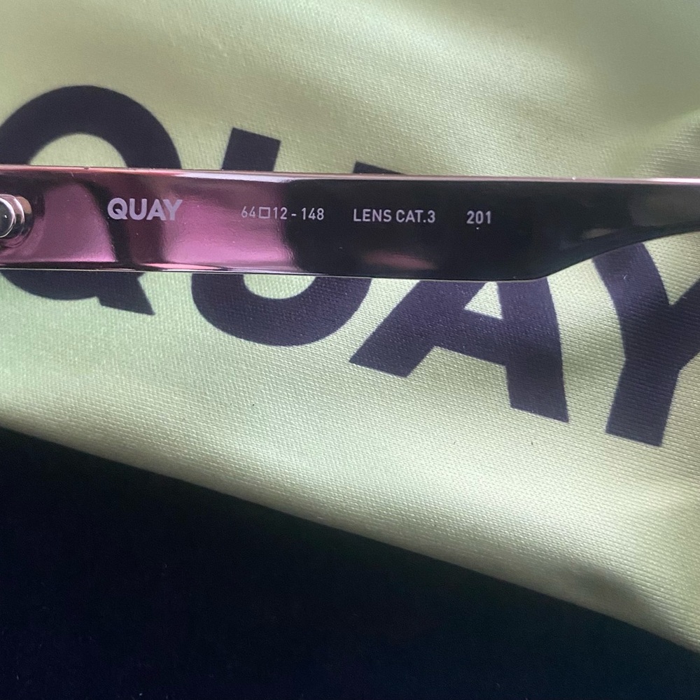 Quay Australia No Curfew Oversized Sunglasses with Case - Picture 9 of 13